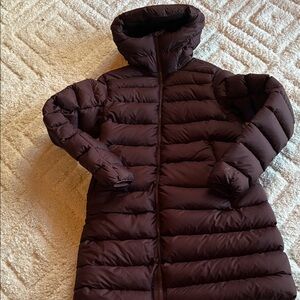 Arc'teryx Women's Puffer Coat - Dark Maroon /Brown